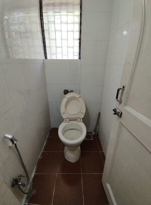 1 RK Apartment For Rent in Naupada