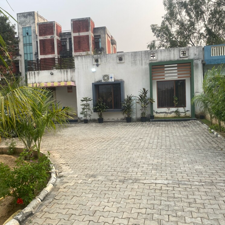 Exterior View, vatika-kunj 2 Bedroom 10800 Sq.Ft. Independent House In Maruti Kunj Gurgaon 9611014