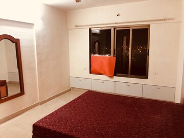 Room in 2 BHK Apartment at Ivory Towers CHS LTD, Bhakti Park – for Rent