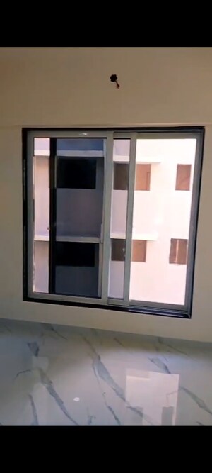 Room in 2 BHK Apartment at Vakola – for Rent