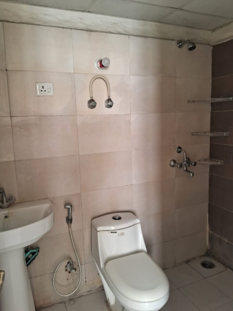Bathroom, mittal-rajnagar-residency 2 Bedroom 1055 Sq.Ft. Apartment In Raj Nagar Extension Ghaziabad 9611062
