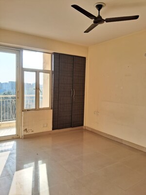 Room in 2 BHK Apartment at Mittal Rajnagar Residency, Raj Nagar Extension – for Rent