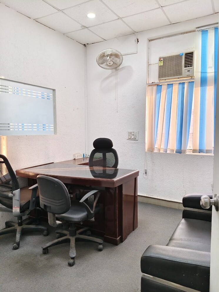 Team Area, sector 63 Commercial Office Space 1600 Sq.Ft. In Sector 63 Noida 9611058