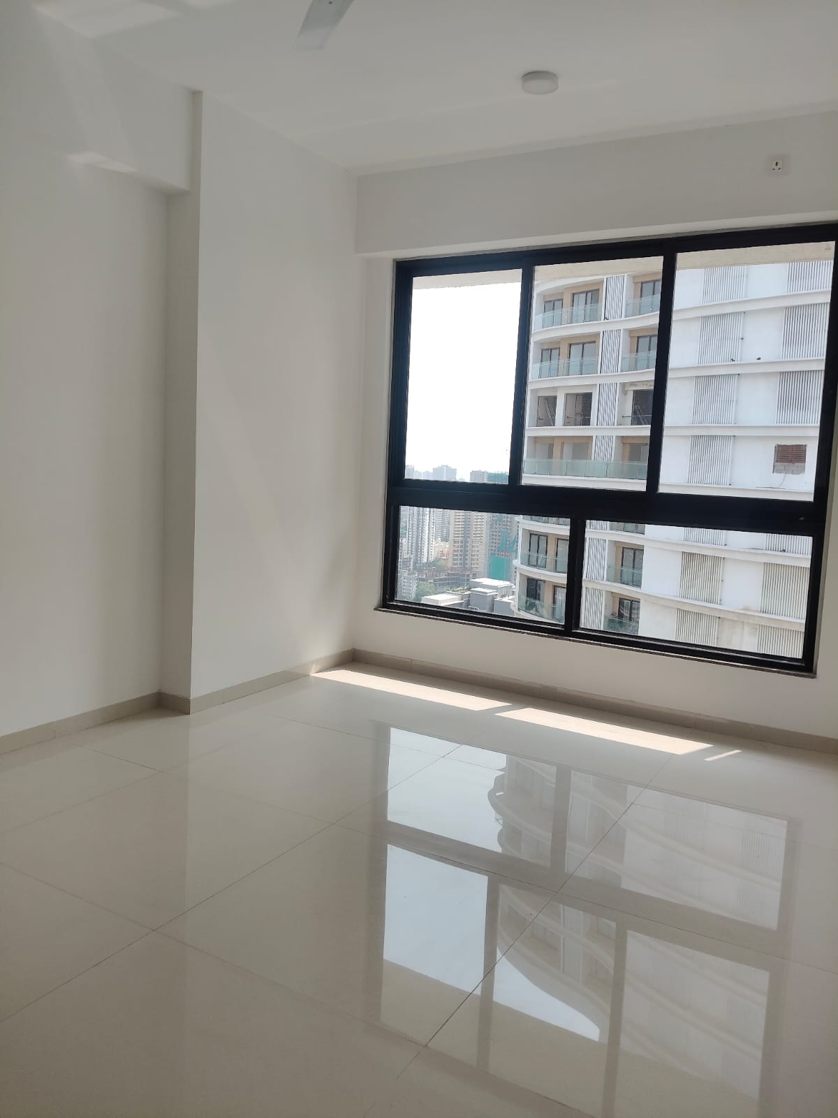 2 BHK + Pooja Room Apartment For Rent in Sunteck Avenue 2