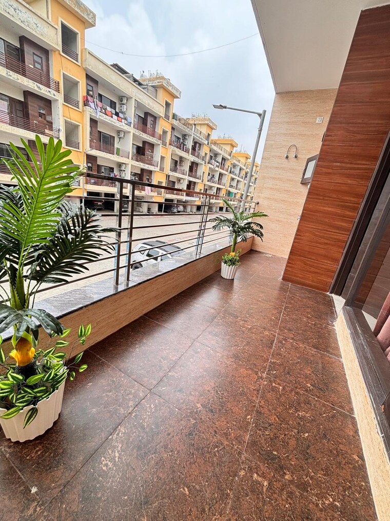 Balcony, vip road 3 Bedroom 1850 Sq.Ft. Apartment In Vip Road Zirakpur 9611143