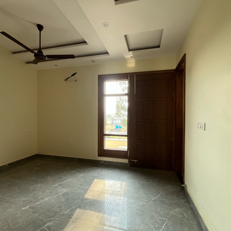 Room, sector 66 b 2 Bedroom 900 Sq.Ft. Builder Floor In Sector 66 B Mohali 9611148