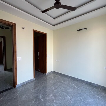 Room in 2 BHK Builder Floor at Sector 66 B – for Rent