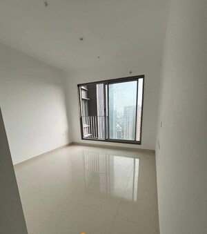 Room in 2 BHK Apartment at Sunteck City Avenue 4, Goregaon West – for Rent
