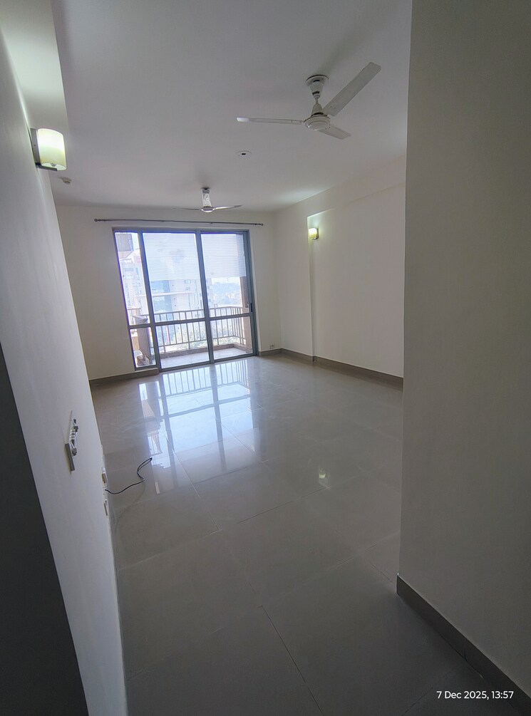 Room, signature-global-prime 2 Bedroom 834 Sq.Ft. Apartment In Sector 63a Gurgaon 9611147