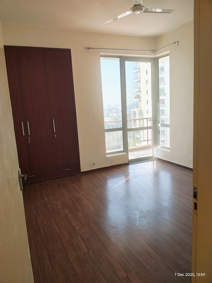 Room, signature-global-prime 2 Bedroom 834 Sq.Ft. Apartment In Sector 63a Gurgaon 9611147