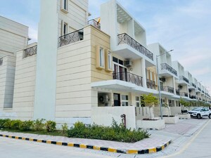 3.5 BHK Villa – Exterior View View at Amrapali Dream Valley, Amrapali Dream Valley - for Sale