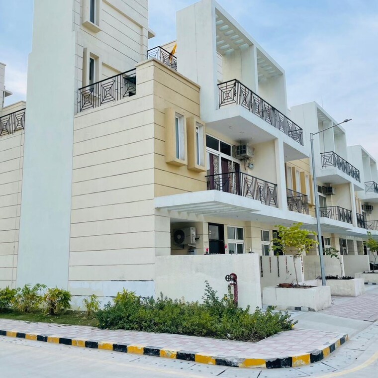 Exterior View, amrapali-dream-valley 3.5 Bedroom 1690 Sq.Ft. Villa In Amrapali Dream Valley Greater Noida 9611188