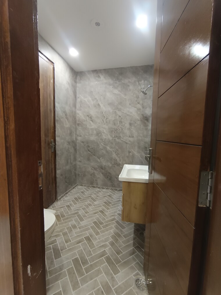 Bathroom, fidato-honour-homes 3 Bedroom 180 Sq.Yd. Builder Floor In Sector 89 Faridabad 9611234