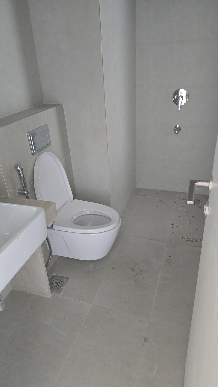 Bathroom, indiabulls-sky-forest 3 Bedroom 1682 Sq.Ft. Apartment In Lower Parel Mumbai 9611211