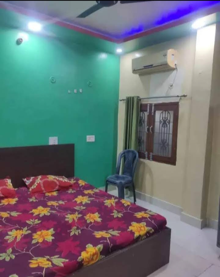 1 BHK + Study Room Villa For Rent in Aliganj