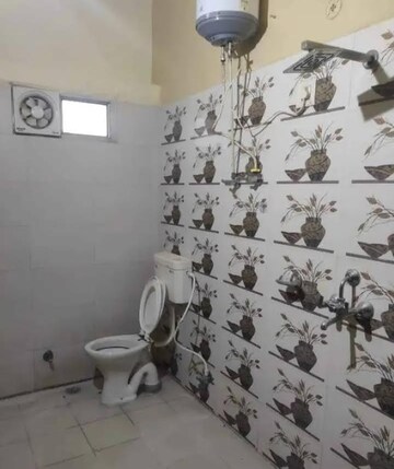 Bathroom in 1 BHK Villa at Aliganj – for Rent