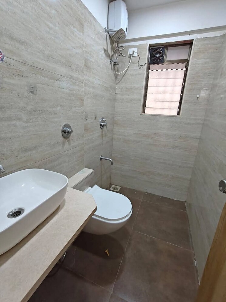 Bathroom, zee-ashtavinayak 2 Bedroom 633 Sq.Ft. Apartment In Andheri West Mumbai 9611251