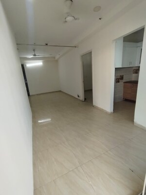 Room in 2 BHK Apartment at Gaur City 5th Avenue, Sector 4 Greater Noida – for Rent