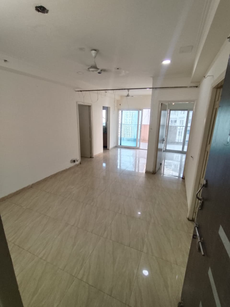 2 BHK + Extra Room Apartment For Rent in Gaur City 5th Avenue
