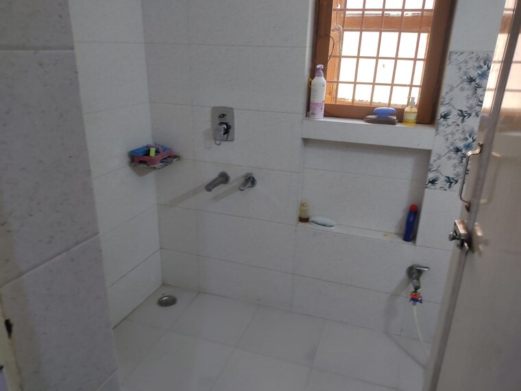 Bathroom, ip extension 4 Bedroom 2200 Sq.Ft. Apartment In Ip Extension Delhi 9611253