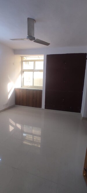 Room in 2 BHK Apartment at Ip Extension – for Rent