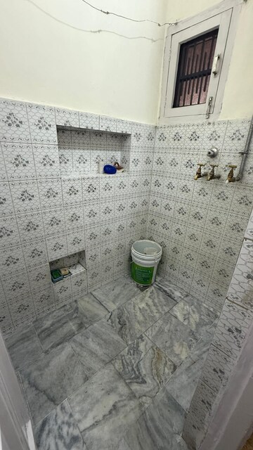 Bathroom in 1 BHK Independent House at Sector 37 – for Rent