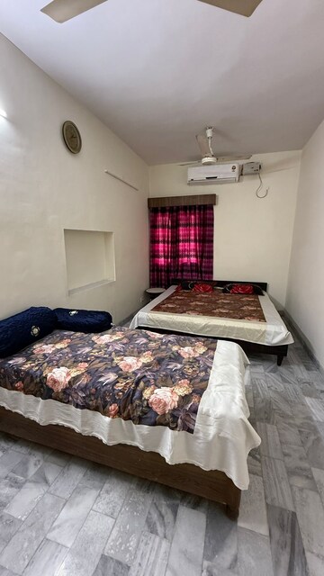1 BHK Independent House For Rent in Sector 37