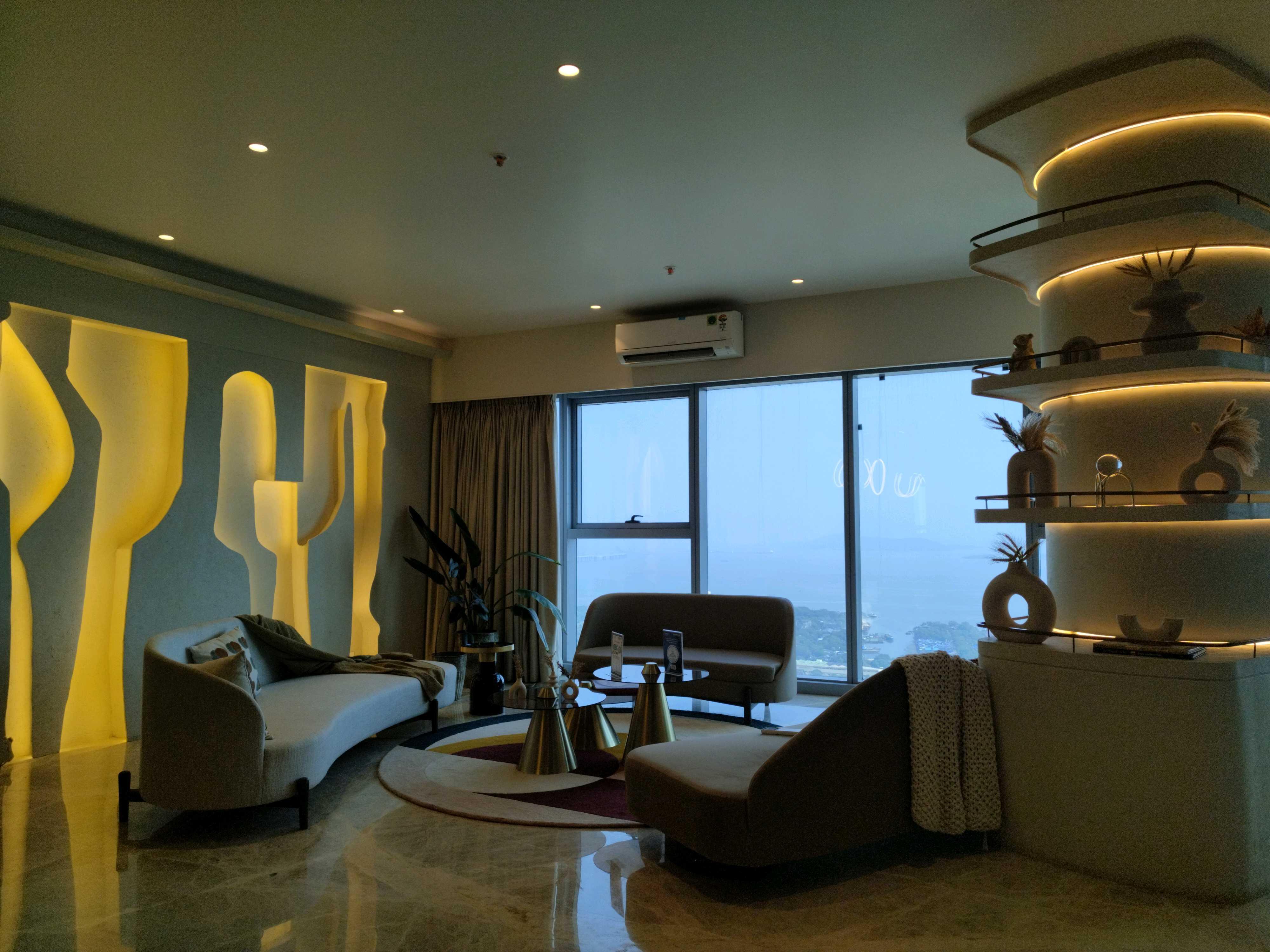3 BHK + Servant Room Apartment For Sale in Lodha Complex Lower Parel