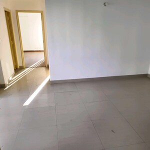 Room in 2 BHK Apartment at Paras Tierea, Sector 137 – for Rent