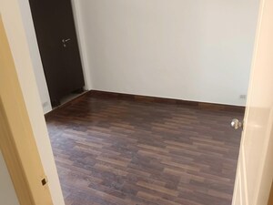 Room in 2 BHK Apartment at Paras Tierea, Sector 137 – for Rent