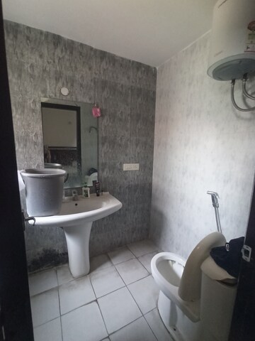 Bathroom in 3 BHK Builder Floor at Omaxe Silver Birch, North Mullanpur – for Rent