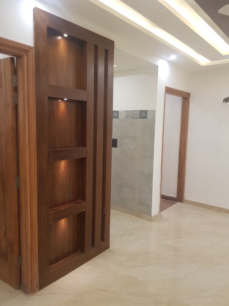 Room, sector 85 3 Bedroom 1850 Sq.Ft. Builder Floor In Sector 85 Faridabad 9611428