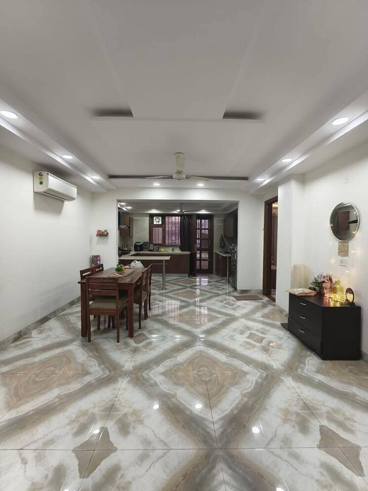 Living Room, saket 3 Bedroom 1650 Sq.Ft. Builder Floor In Saket Delhi 9611481