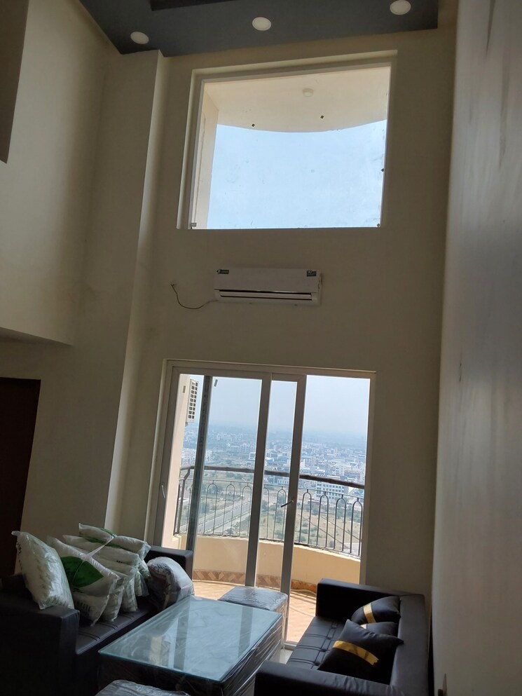 Living Room, sector 70 3.5 Bedroom 2525 Sq.Ft. Apartment In Sector 70 Faridabad 9611631