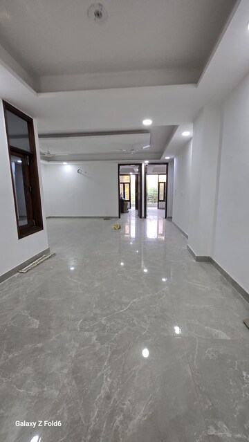 Dining area in 3 BHK Builder Floor at Chattarpur – for Rent