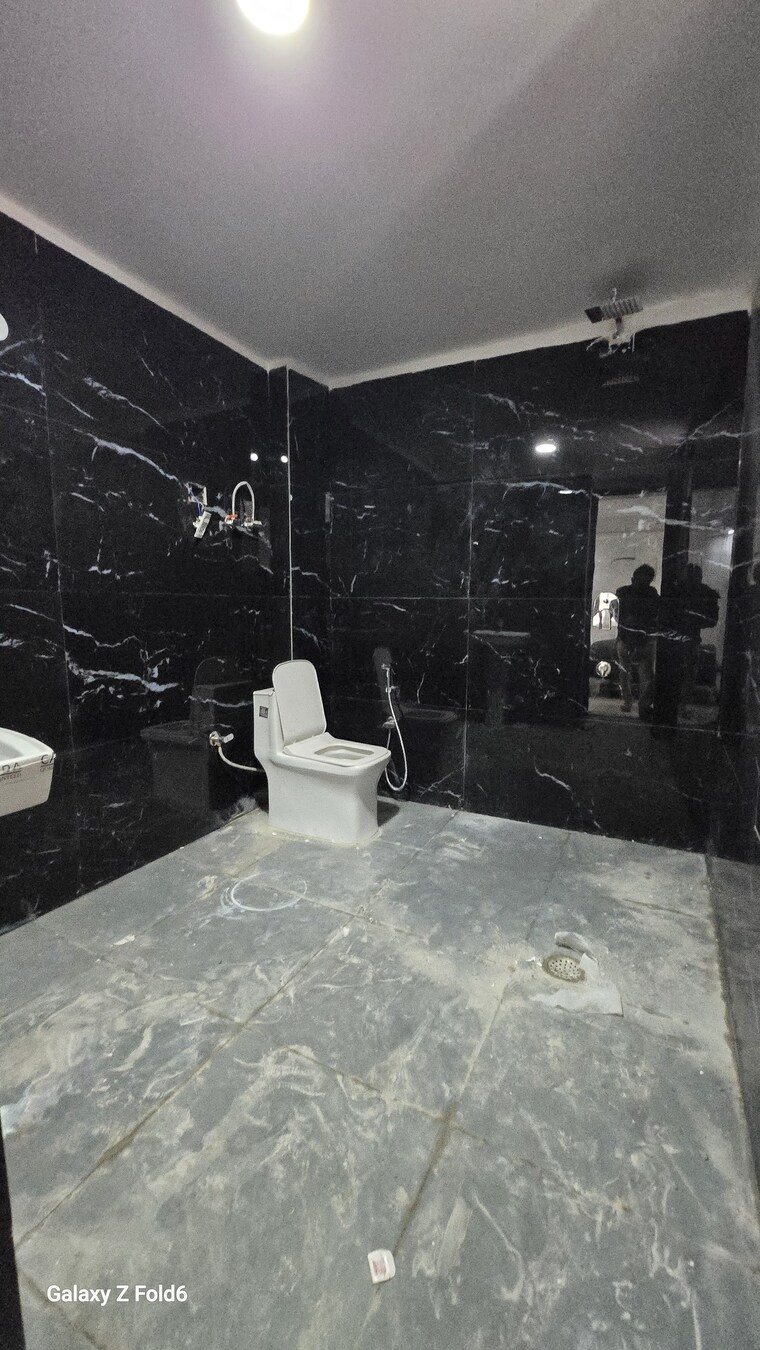 Team Area, chattarpur 3 Bedroom 1400 Sq.Ft. Builder Floor In Chattarpur Delhi 9611527