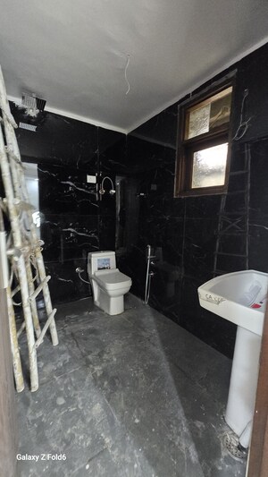 Team Area in 3 BHK Builder Floor at Chattarpur – for Rent