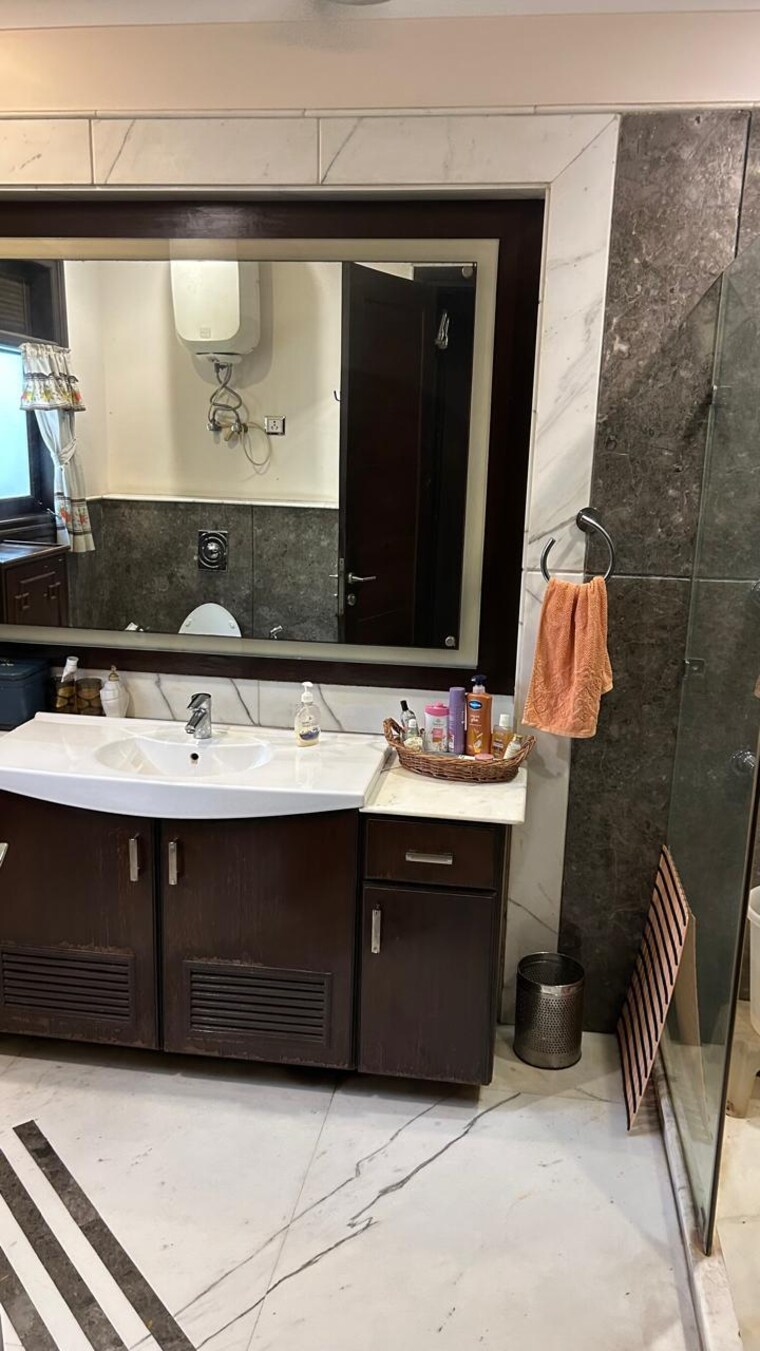 Kitchen, hauz khas 3 Bedroom 285 Sq.Yd. Builder Floor In Hauz Khas Delhi 9611498