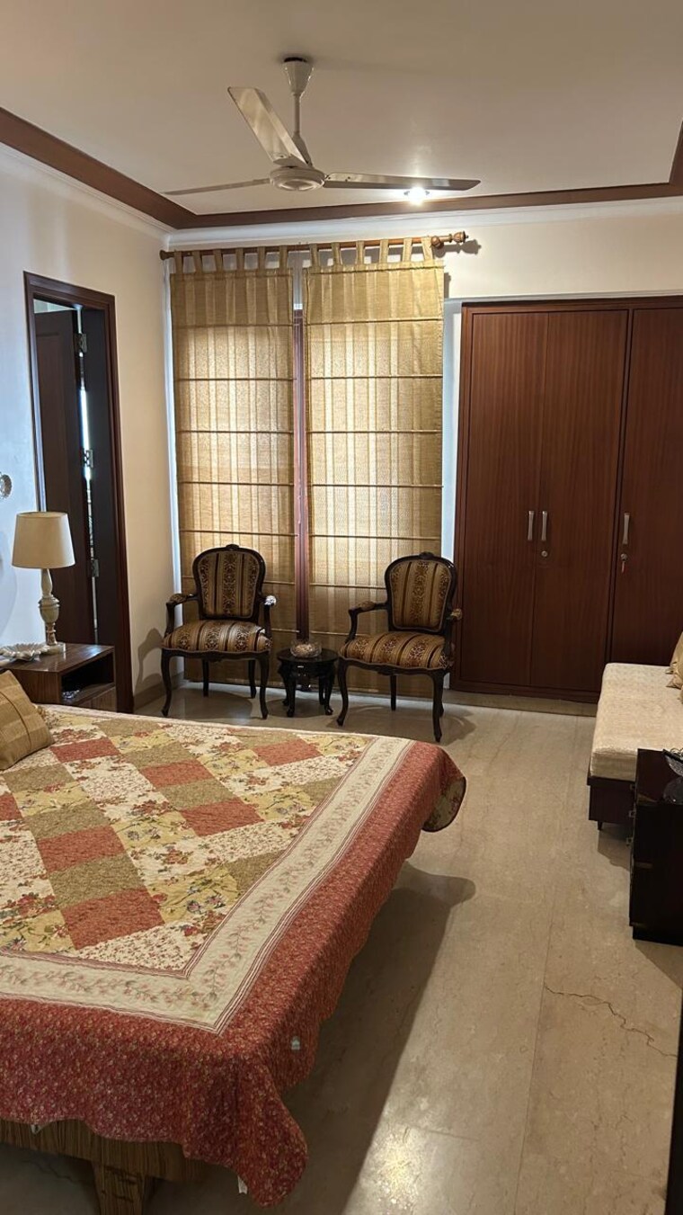 Bedroom, hauz khas 3 Bedroom 285 Sq.Yd. Builder Floor In Hauz Khas Delhi 9611498