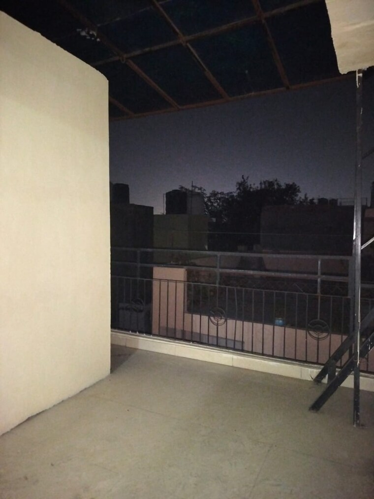 Balcony, sarita vihar 1 RK 350 Sq.Ft. Apartment In Sarita Vihar Delhi 9611510