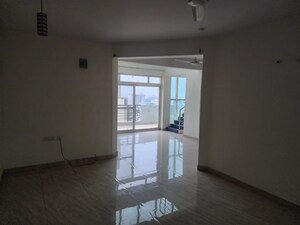 Room in 3 BHK Apartment at Faizabad Road – for Rent