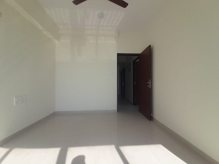 Room, malad east 2 Bedroom 757 Sq.Ft. Apartment In Malad East Mumbai 9611546