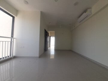 Room in 2 BHK Apartment at Malad East – for Rent