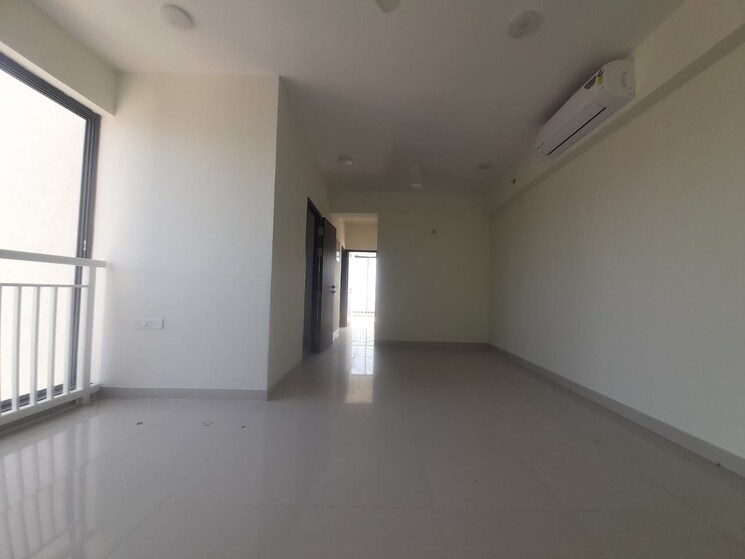 Room, malad east 2 Bedroom 757 Sq.Ft. Apartment In Malad East Mumbai 9611546