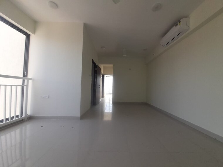 Room, malad east 2 Bedroom 757 Sq.Ft. Apartment In Malad East Mumbai 9611546