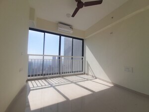 Room in 2 BHK Apartment at Malad East – for Rent