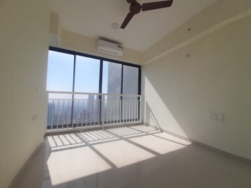 Room in 2 BHK Apartment at Malad East – for Rent