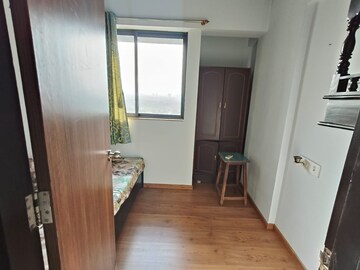 Room in 1.5 BHK Apartment at Lodha Palava City Lakeshore Greens, Dombivli East – for Sale