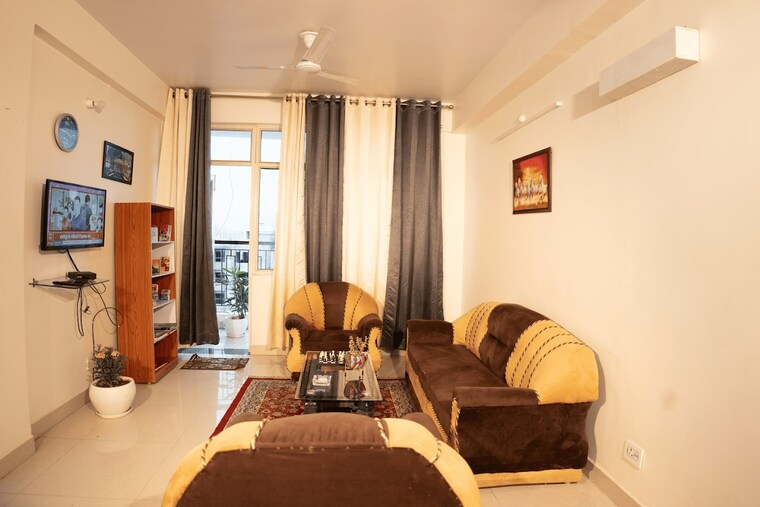 Room, gomti nagar Pg For Boys & Girls In Gomti Nagar 9611558