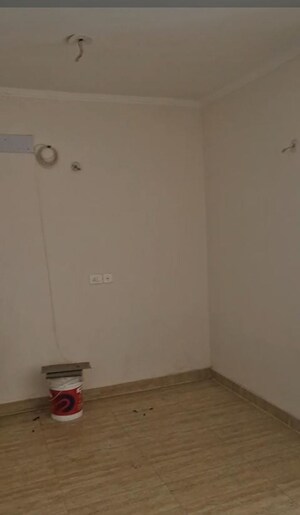 Furnished Amenities in 2 BHK Apartment at Amrapali Golf Homes, Sector 4 Greater Noida – for Rent